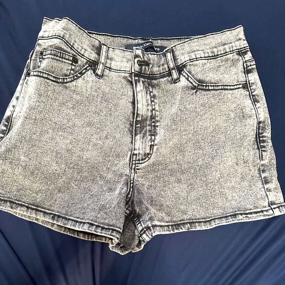 Calvin Klein denim shorts size 27